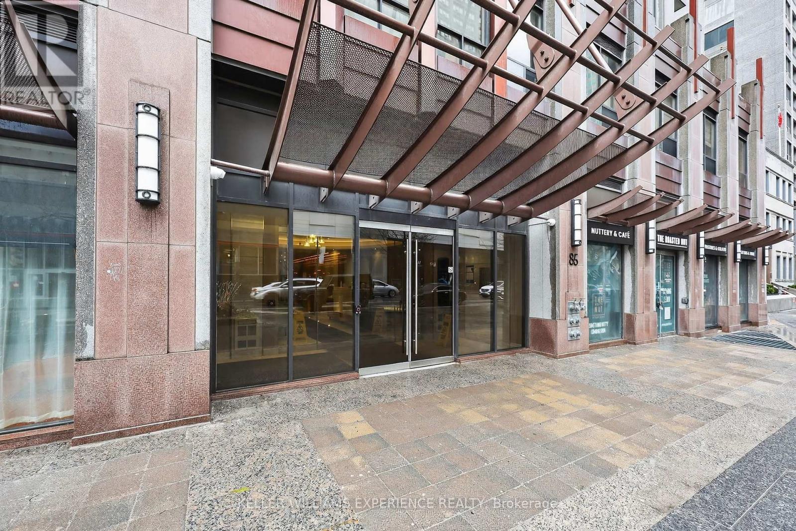 1406 - 85 Bloor Street E, Toronto, Ontario  M4W 3Y1 - Photo 2 - C12880266