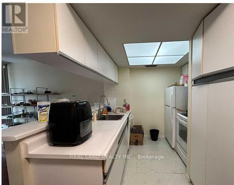 2613 - 1001 Bay Street, Toronto (Bay Street Corridor), Ontario  M5S 3A6 - Photo 7 - C12880358