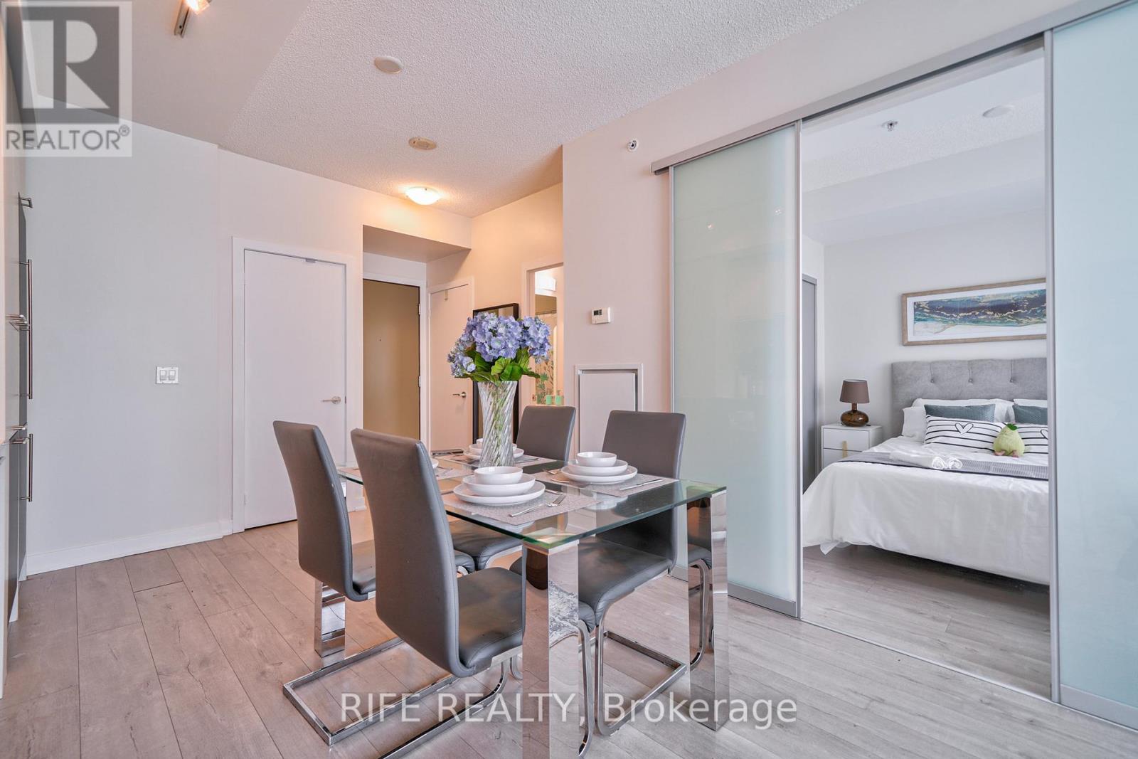 1503 - 199 Richmond Street W, Toronto, Ontario  M5V 0H4 - Photo 2 - C12880384