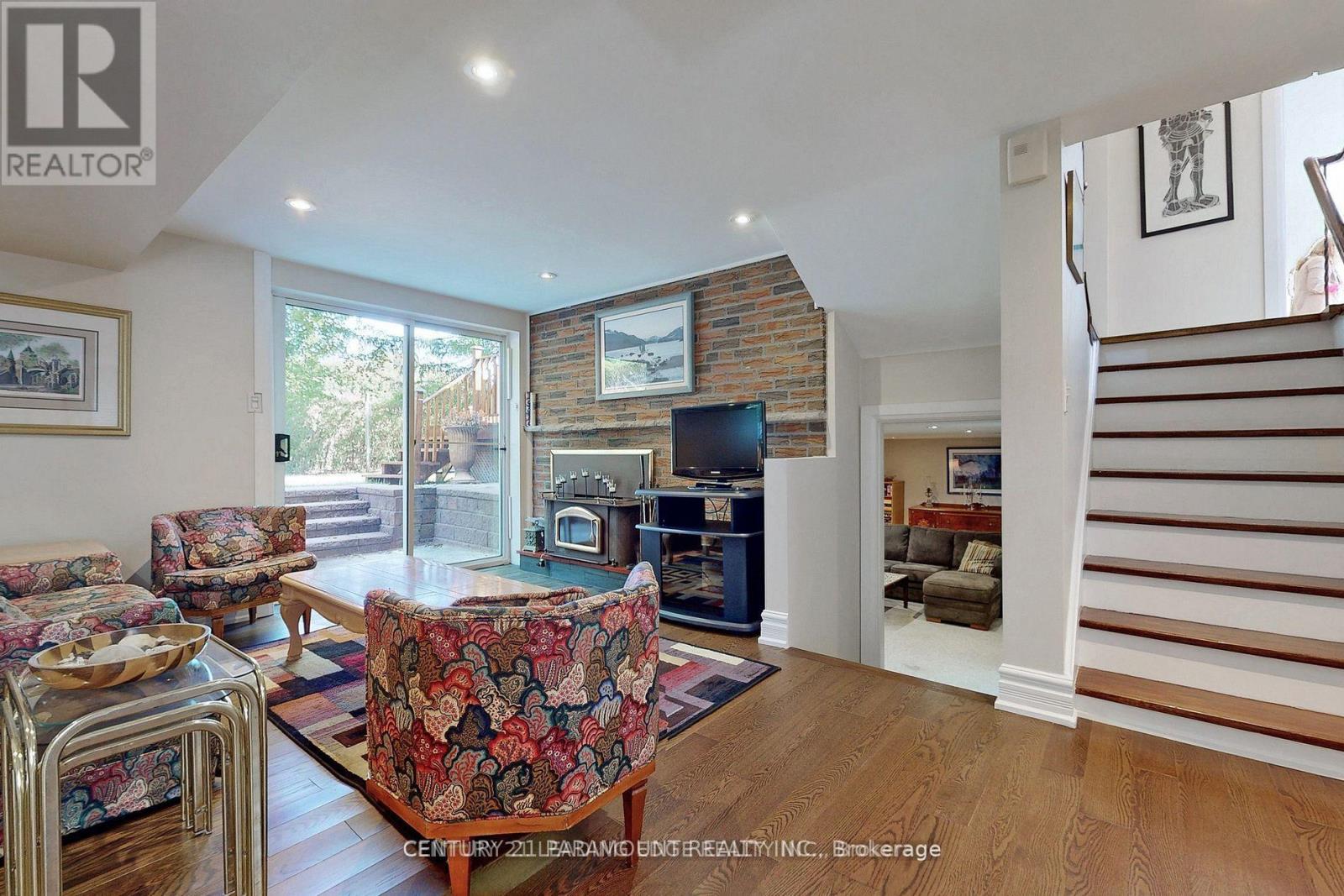 8 Waterfield Drive, Toronto, Ontario  M1P 3W5 - Photo 23 - E12880346