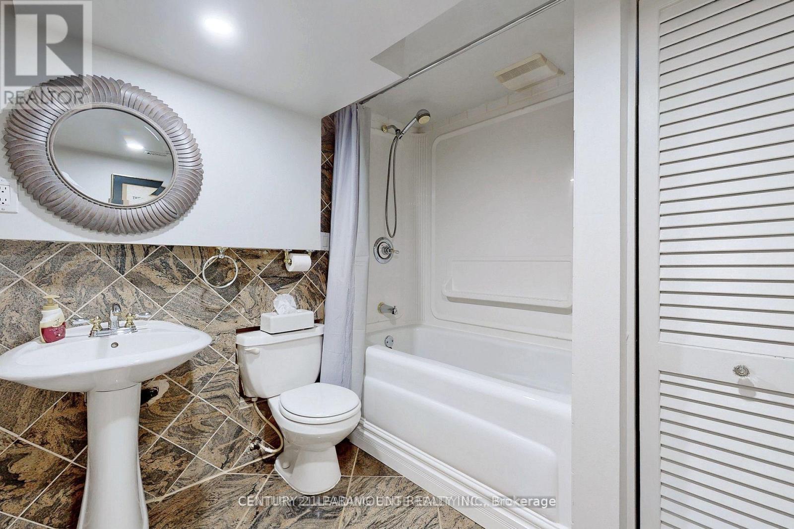 8 Waterfield Drive, Toronto, Ontario  M1P 3W5 - Photo 27 - E12880346