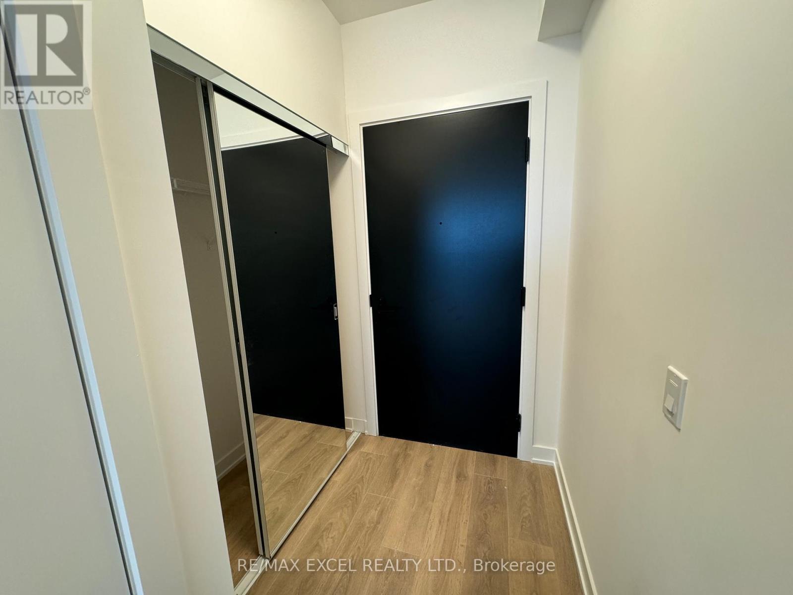 3804 - 117 Broadway Avenue, Toronto (Mount Pleasant West), Ontario  M4P 1V4 - Photo 2 - C12879856