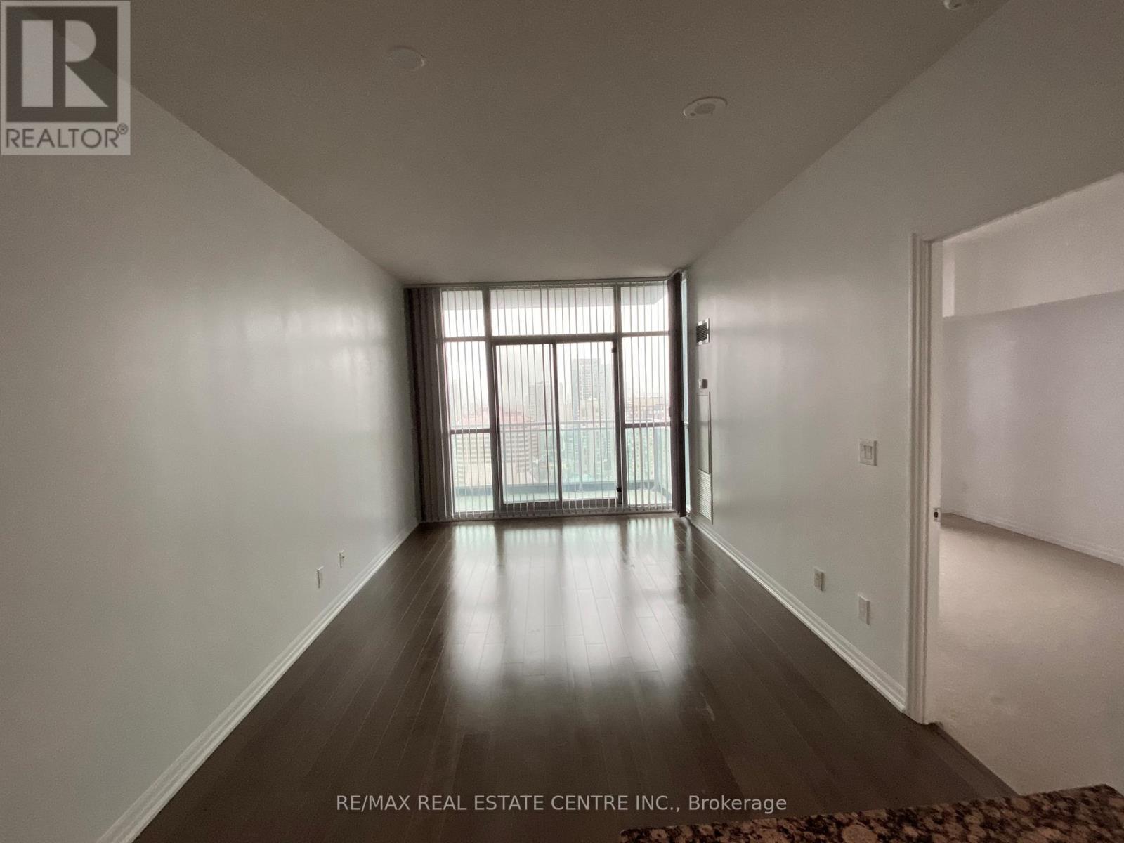 2401 - 223 Webb Drive, Mississauga (City Centre), Ontario  L5B 0E8 - Photo 13 - W12880124