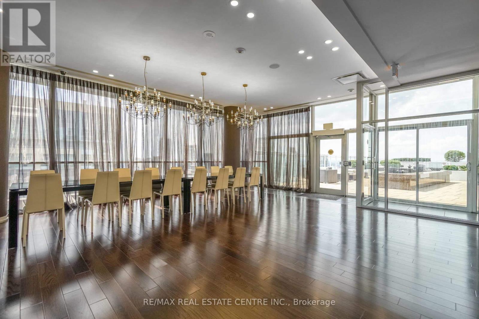 2401 - 223 Webb Drive, Mississauga (City Centre), Ontario  L5B 0E8 - Photo 17 - W12880124