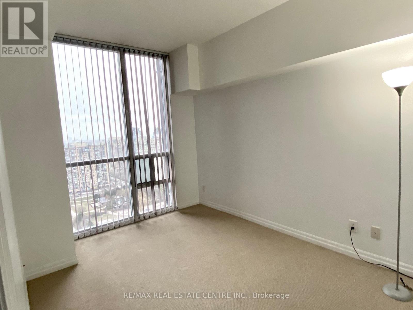 2401 - 223 Webb Drive, Mississauga (City Centre), Ontario  L5B 0E8 - Photo 9 - W12880124