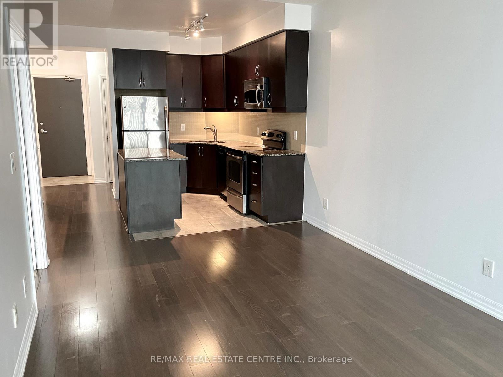 2401 - 223 Webb Drive, Mississauga (City Centre), Ontario  L5B 0E8 - Photo 10 - W12880124