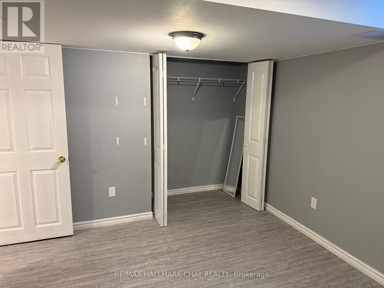 Lower - 77 Cowan Avenue, New Tecumseth, Ontario  L9R 2E8 - Photo 9 - N12880300