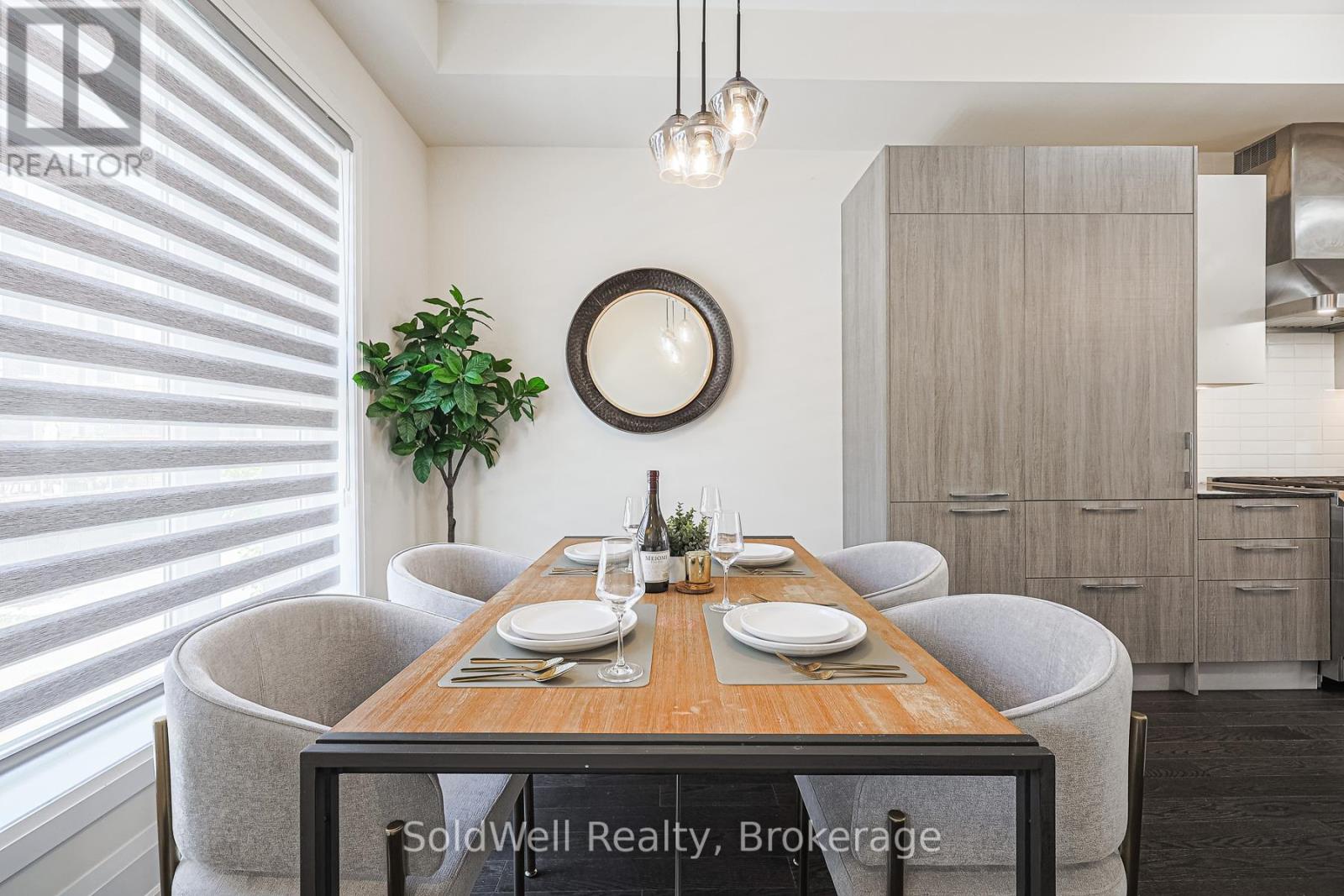 243 Smallwood Circle, Vaughan, Ontario  L4J 0K8 - Photo 6 - N12880326