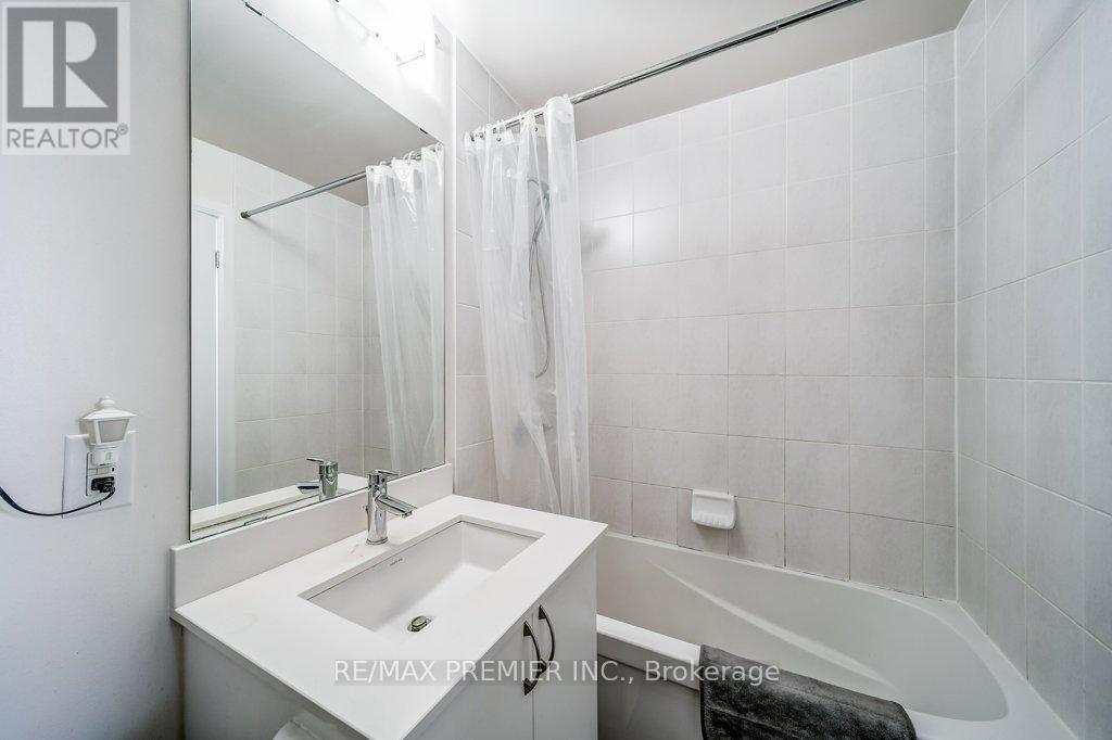 209 - 4700 Highway 7 Road, Vaughan, Ontario  L4L 0B4 - Photo 13 - N12880336