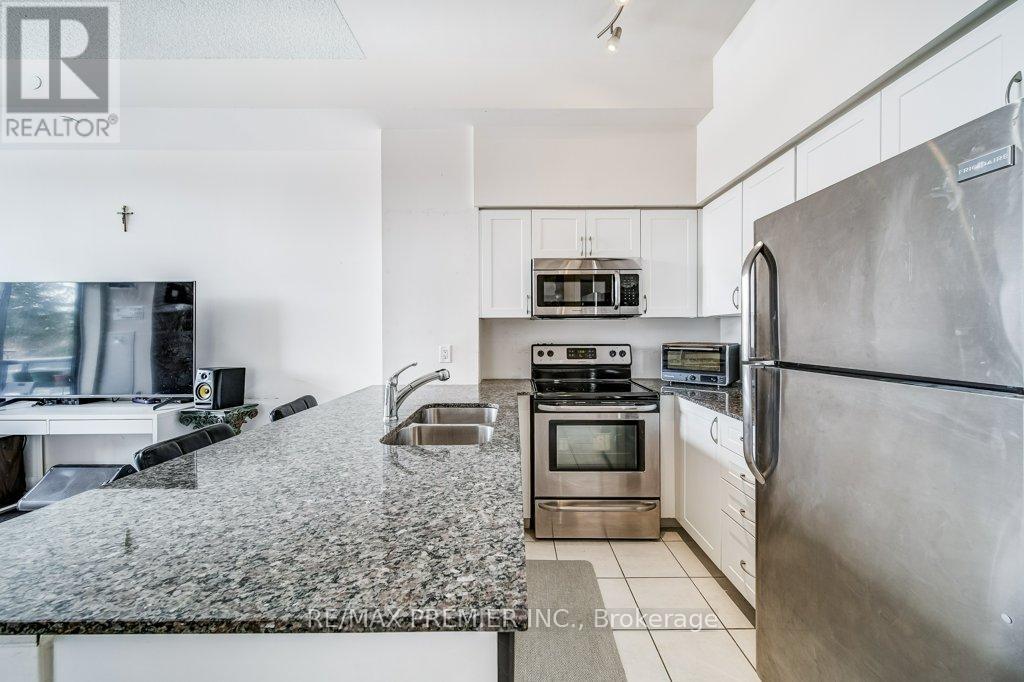 209 - 4700 Highway 7 Road, Vaughan, Ontario  L4L 0B4 - Photo 4 - N12880336