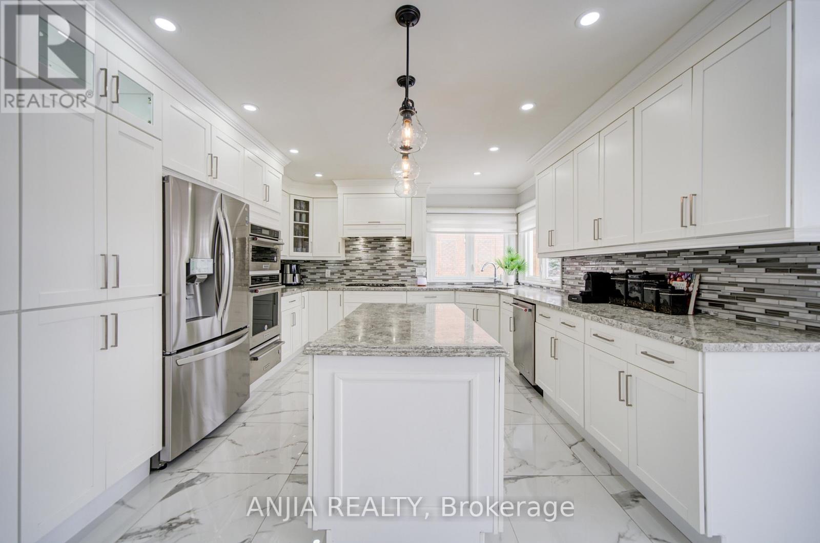 145 Beckenridge Drive, Markham, Ontario  L3S 2T9 - Photo 14 - N12880338