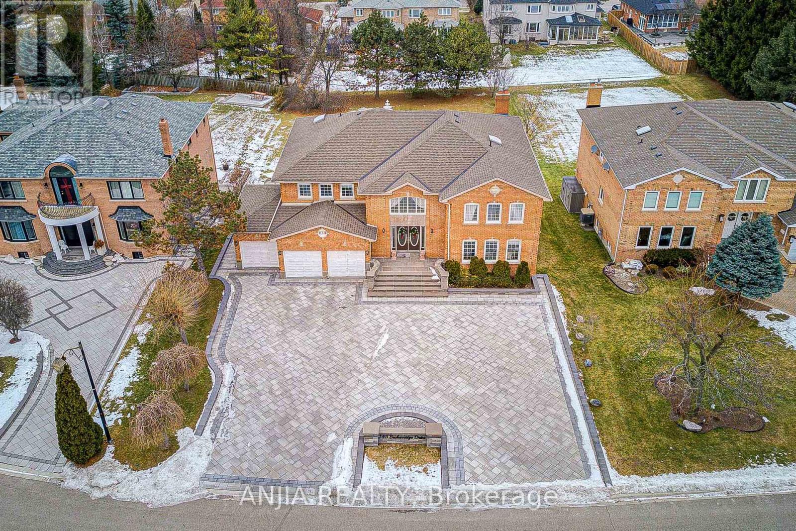 145 Beckenridge Drive, Markham, Ontario  L3S 2T9 - Photo 5 - N12880338