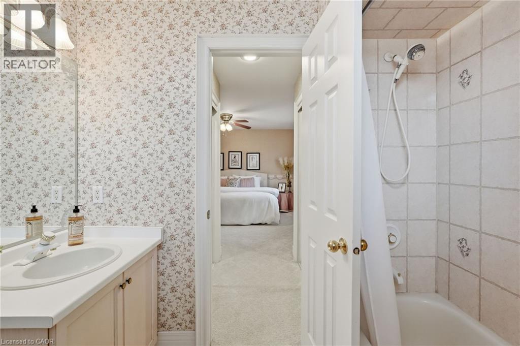 39 Winegarden Trail, Dundas, Ontario  L9H 7M1 - Photo 34 - 40805998