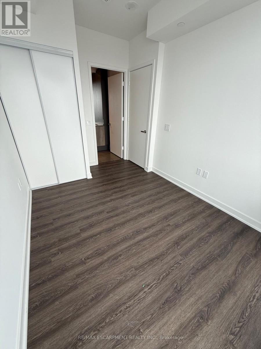 2611 - 448 Burnhamthorpe Road W, Mississauga (City Centre), Ontario  L5B 4M6 - Photo 10 - W12880254