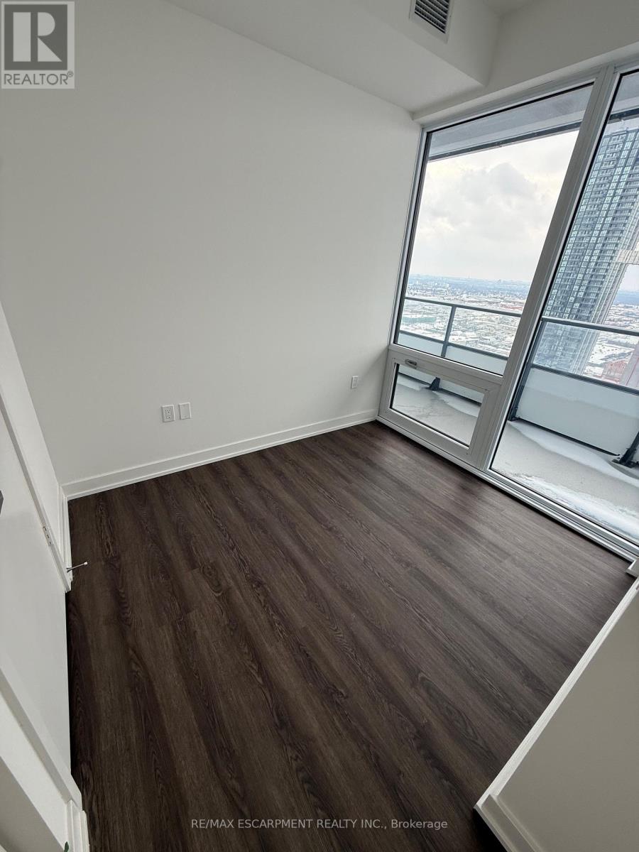 2611 - 448 Burnhamthorpe Road W, Mississauga (City Centre), Ontario  L5B 4M6 - Photo 12 - W12880254