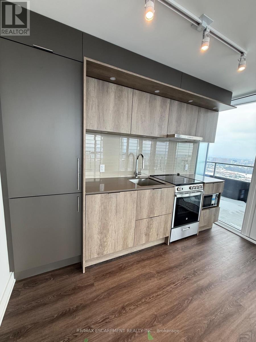 2611 - 448 Burnhamthorpe Road W, Mississauga (City Centre), Ontario  L5B 4M6 - Photo 6 - W12880254