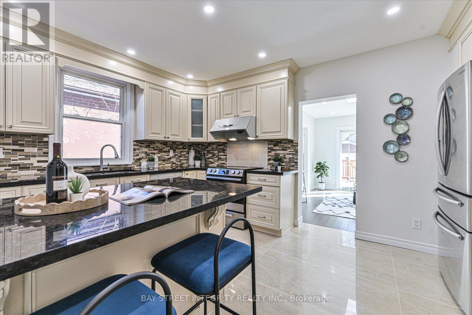 99 Symons Street, Toronto (Mimico), Ontario  M8V 1V1 - Photo 11 - W12880258