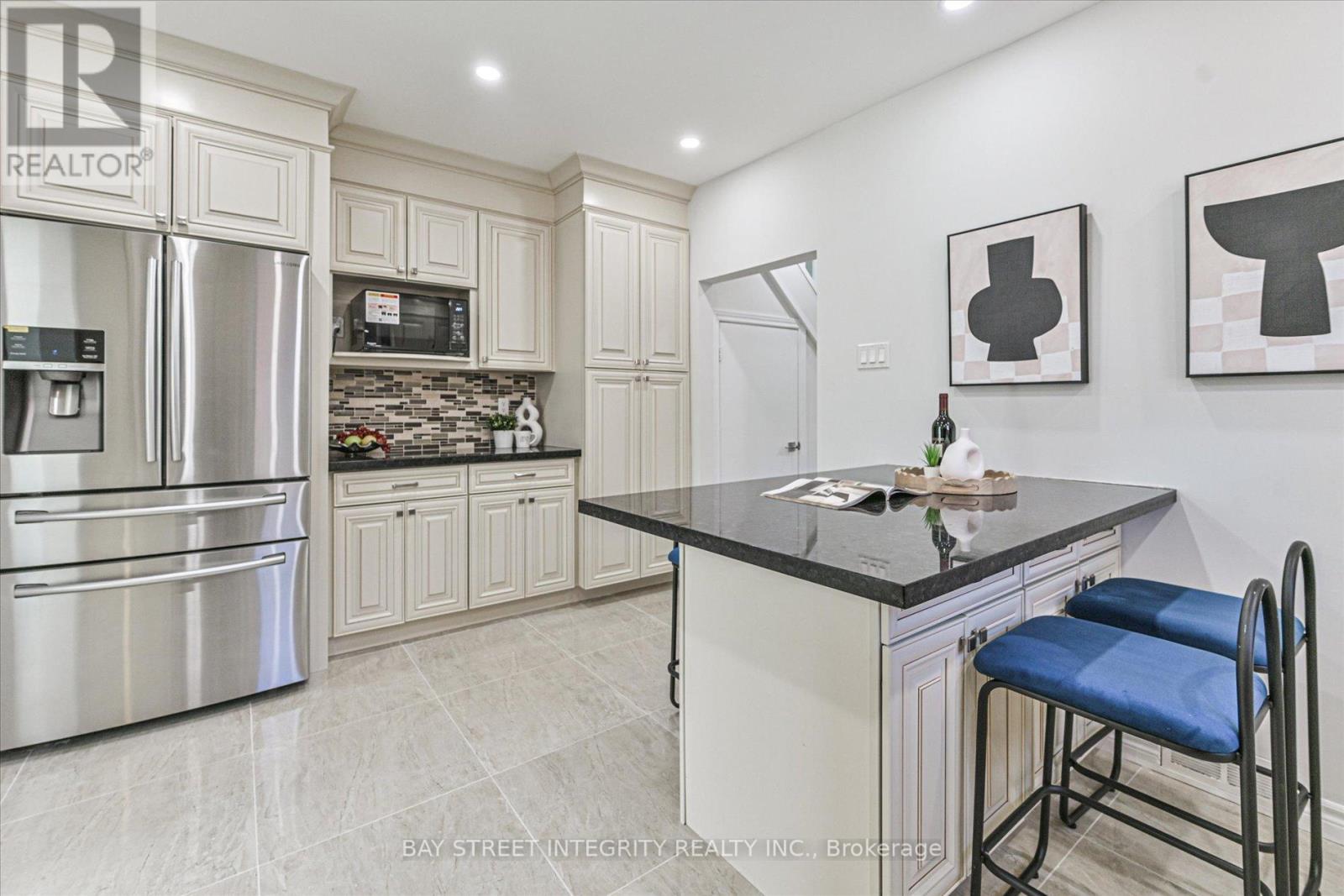 99 Symons Street, Toronto (Mimico), Ontario  M8V 1V1 - Photo 13 - W12880258