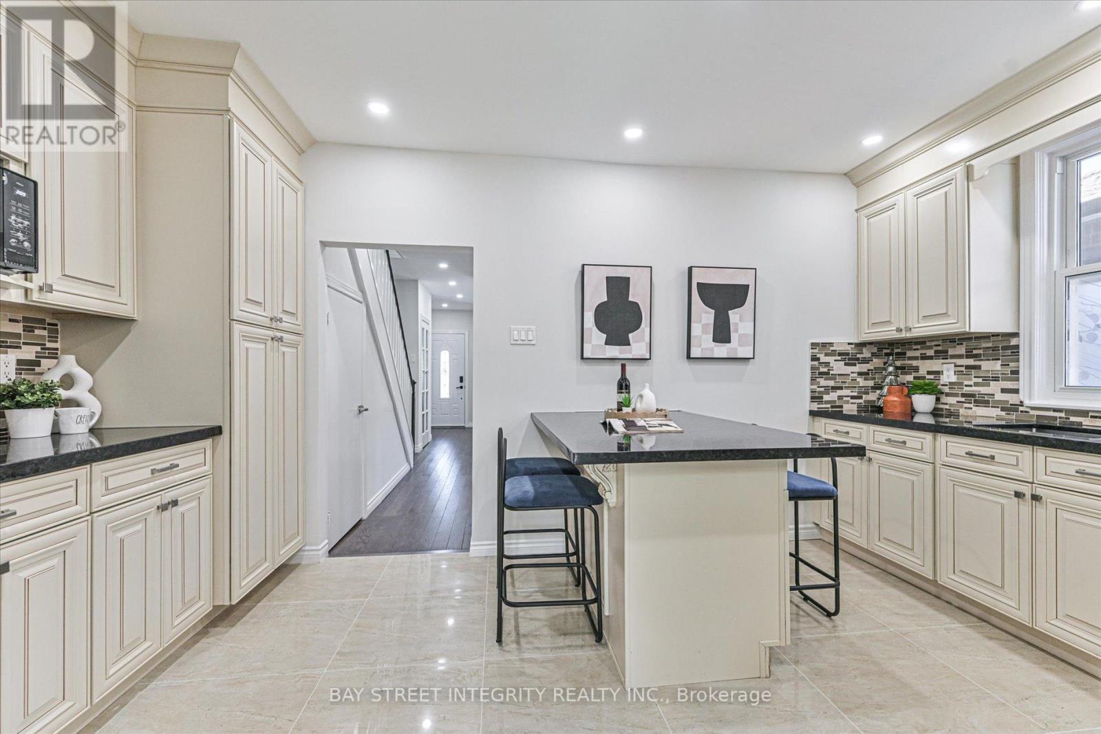 99 Symons Street, Toronto (Mimico), Ontario  M8V 1V1 - Photo 14 - W12880258