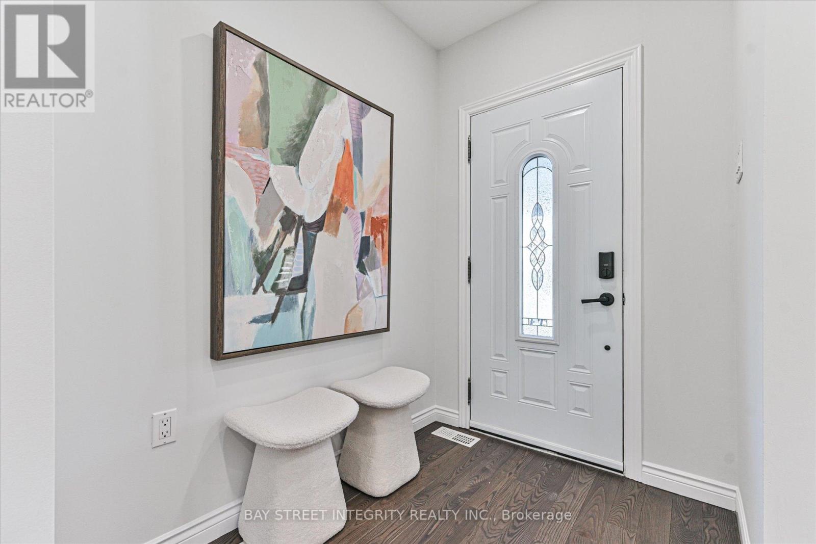 99 Symons Street, Toronto (Mimico), Ontario  M8V 1V1 - Photo 4 - W12880258