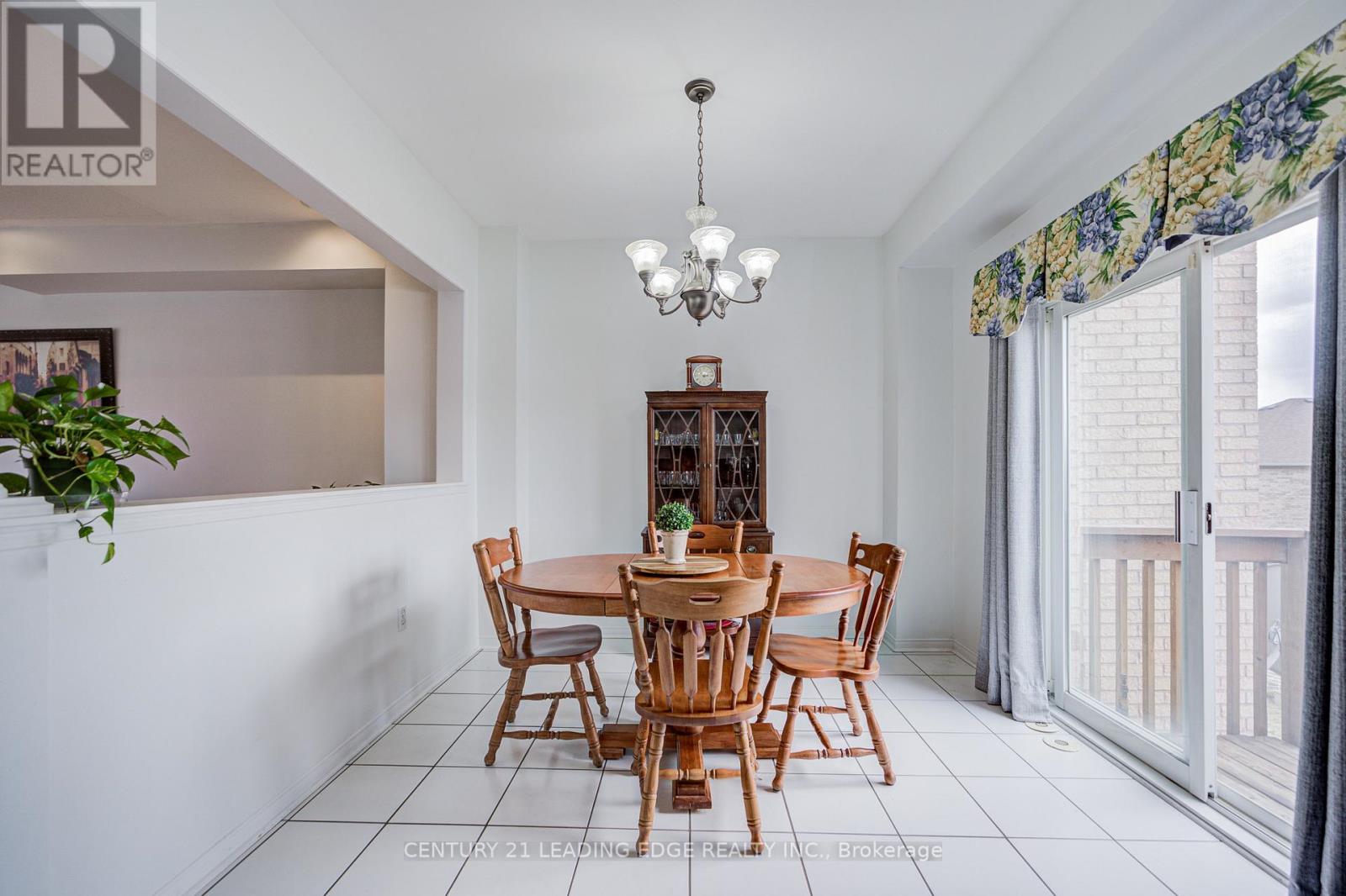 6604 Opera Glass Crescent, Mississauga, Ontario  L5W 1R8 - Photo 12 - W12880274