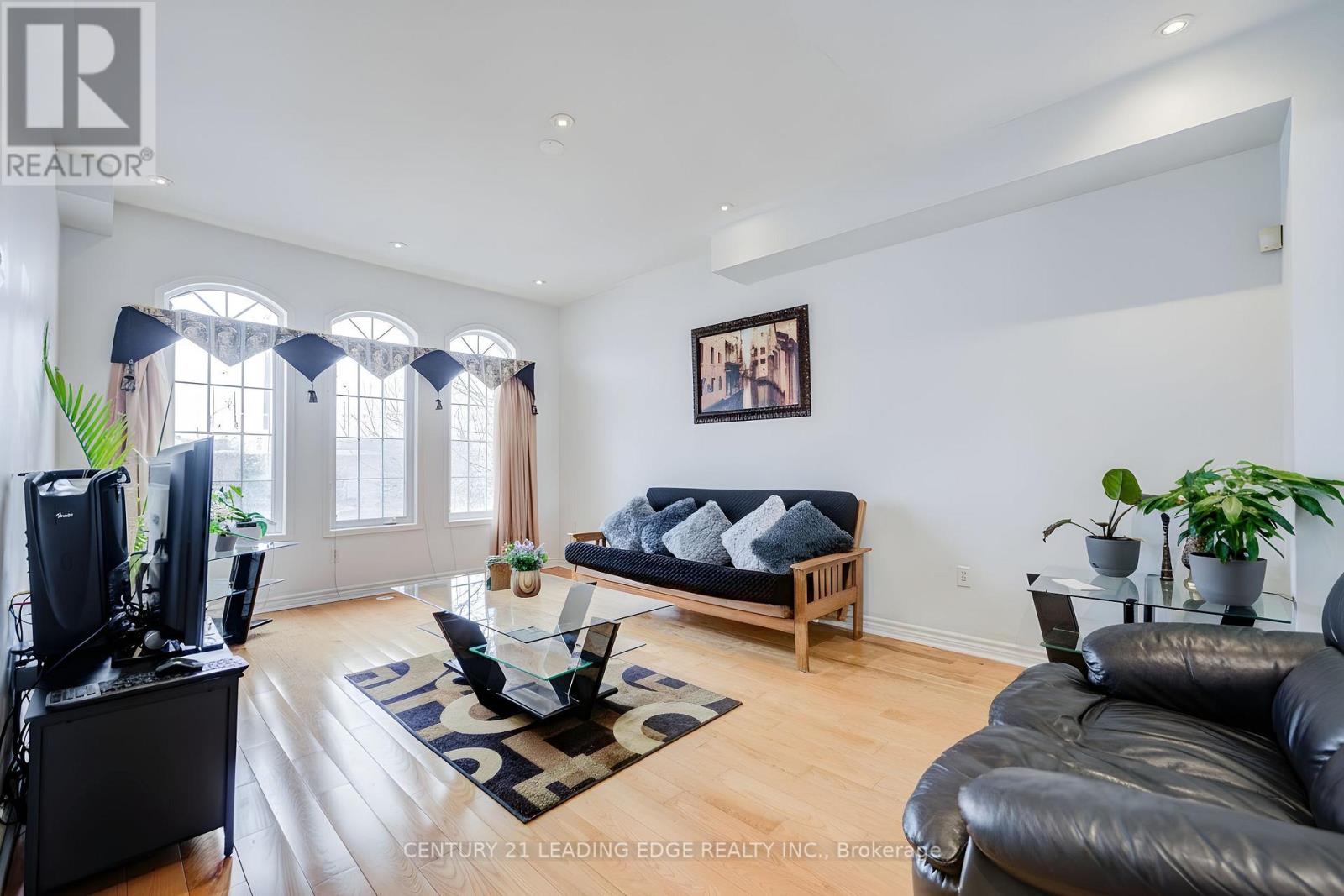 6604 Opera Glass Crescent, Mississauga, Ontario  L5W 1R8 - Photo 5 - W12880274