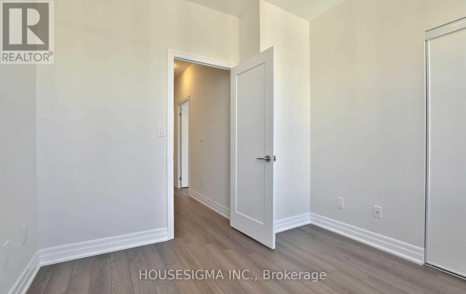 502 - 657 Cricklewood Drive, Mississauga (Mineola), Ontario  L5G 0B8 - Photo 22 - W12880314