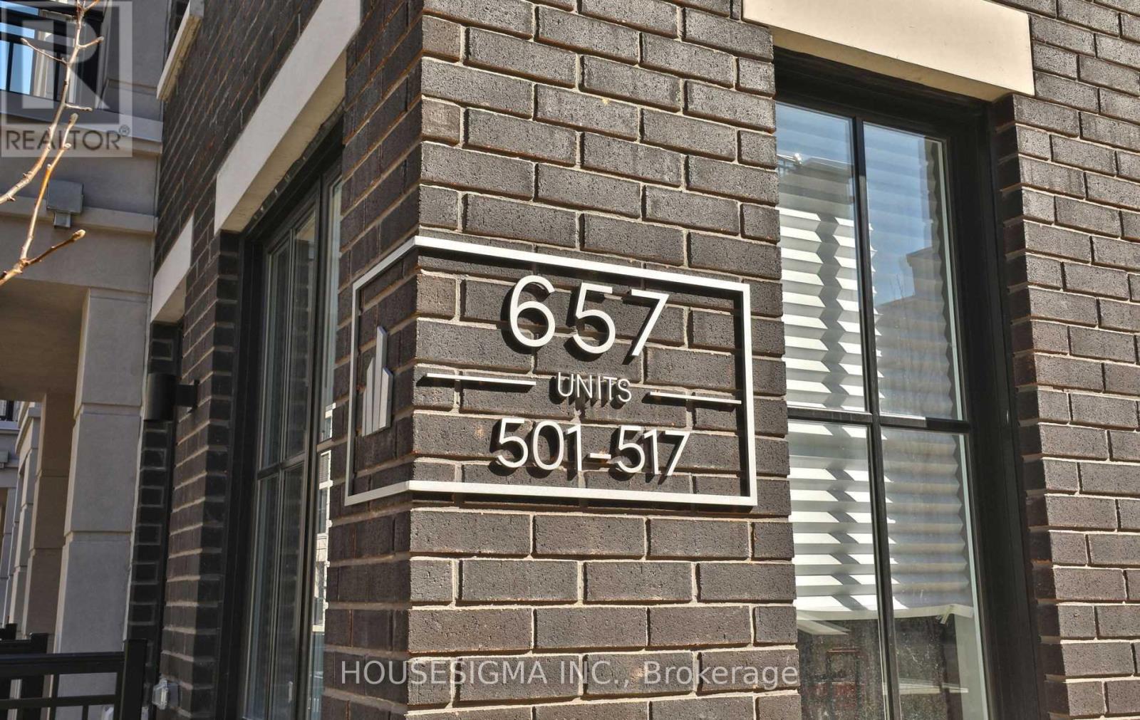 502 - 657 Cricklewood Drive, Mississauga (Mineola), Ontario  L5G 0B8 - Photo 3 - W12880314