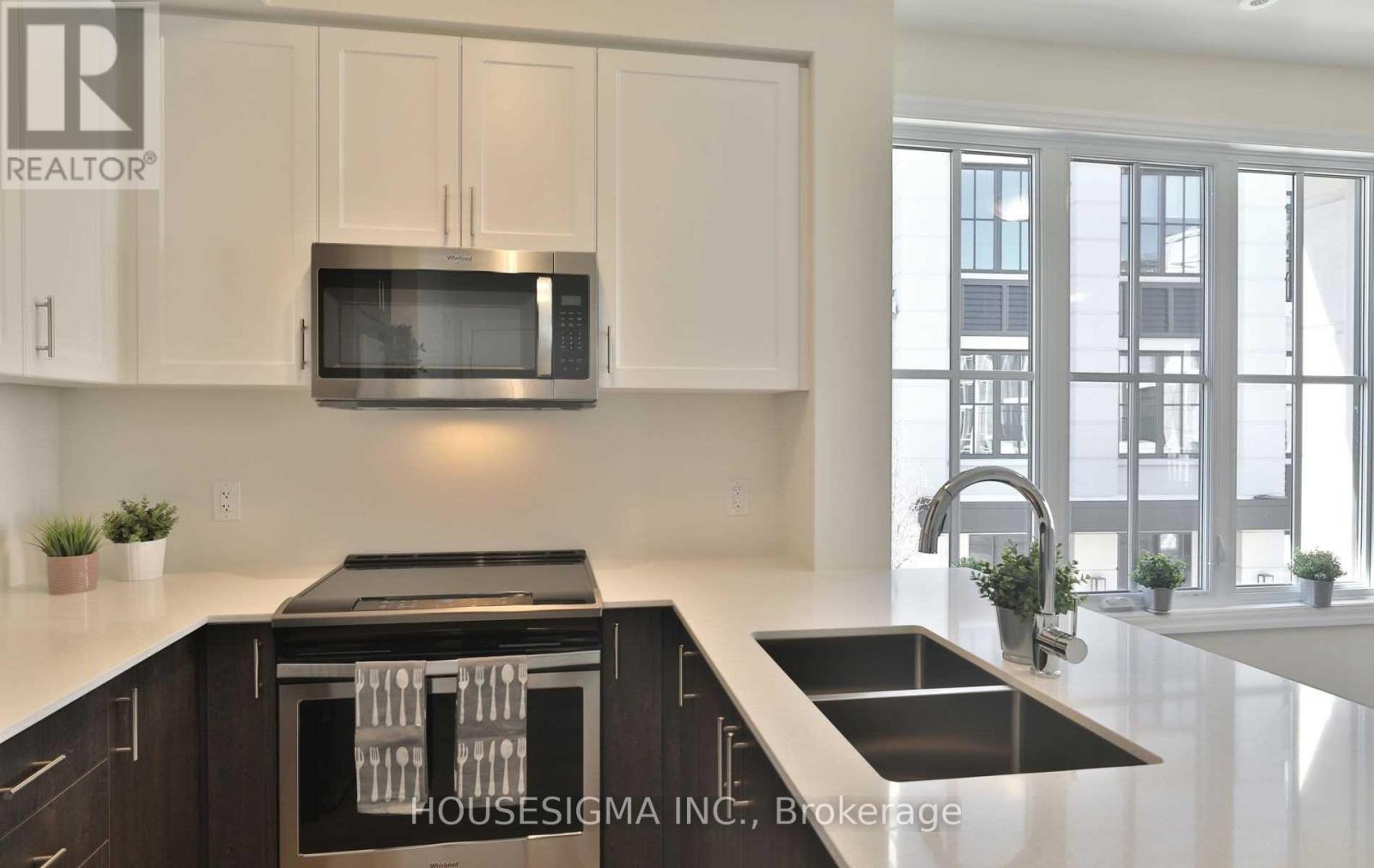 502 - 657 Cricklewood Drive, Mississauga (Mineola), Ontario  L5G 0B8 - Photo 4 - W12880314