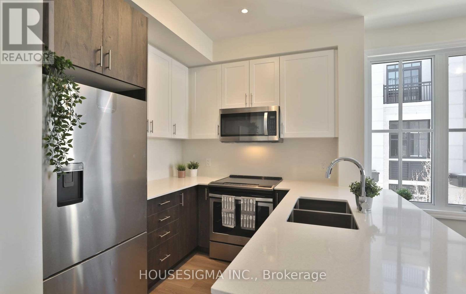 502 - 657 Cricklewood Drive, Mississauga (Mineola), Ontario  L5G 0B8 - Photo 5 - W12880314