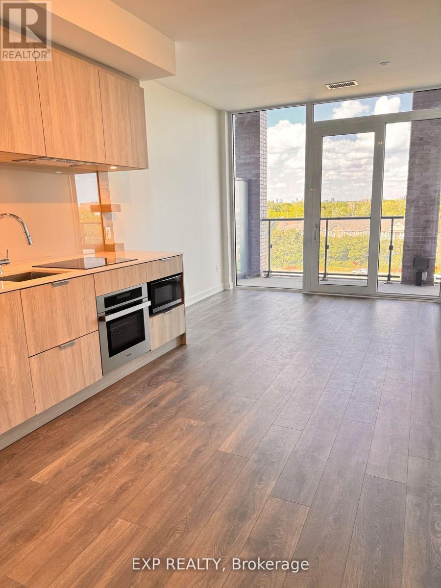 605 - 28 Ann Street, Mississauga (Port Credit), Ontario  L5G 3G1 - Photo 2 - W12880334