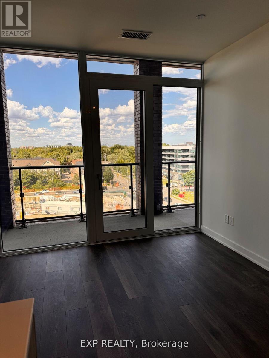 605 - 28 Ann Street, Mississauga (Port Credit), Ontario  L5G 3G1 - Photo 3 - W12880334