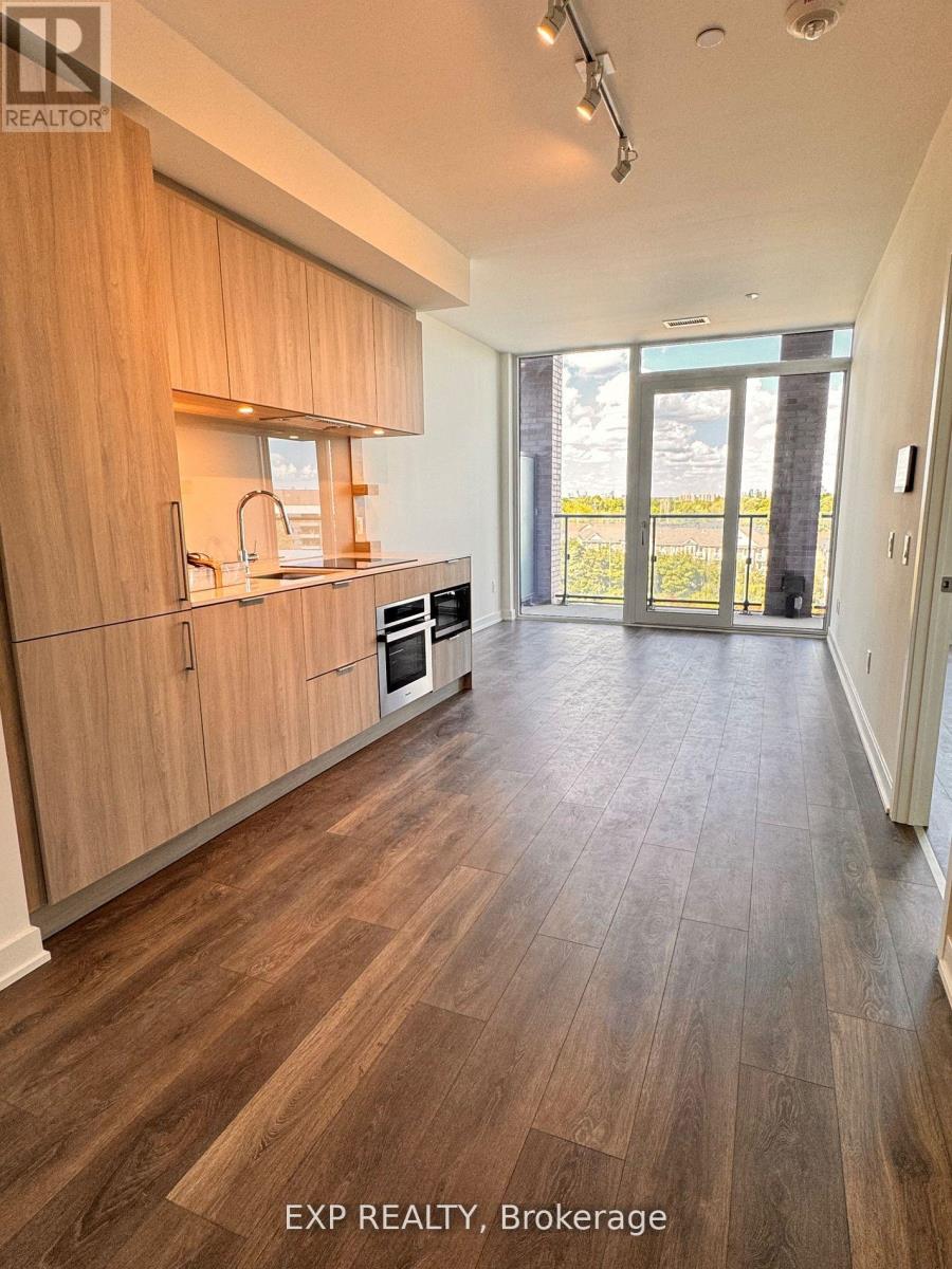 605 - 28 Ann Street, Mississauga (Port Credit), Ontario  L5G 3G1 - Photo 4 - W12880334