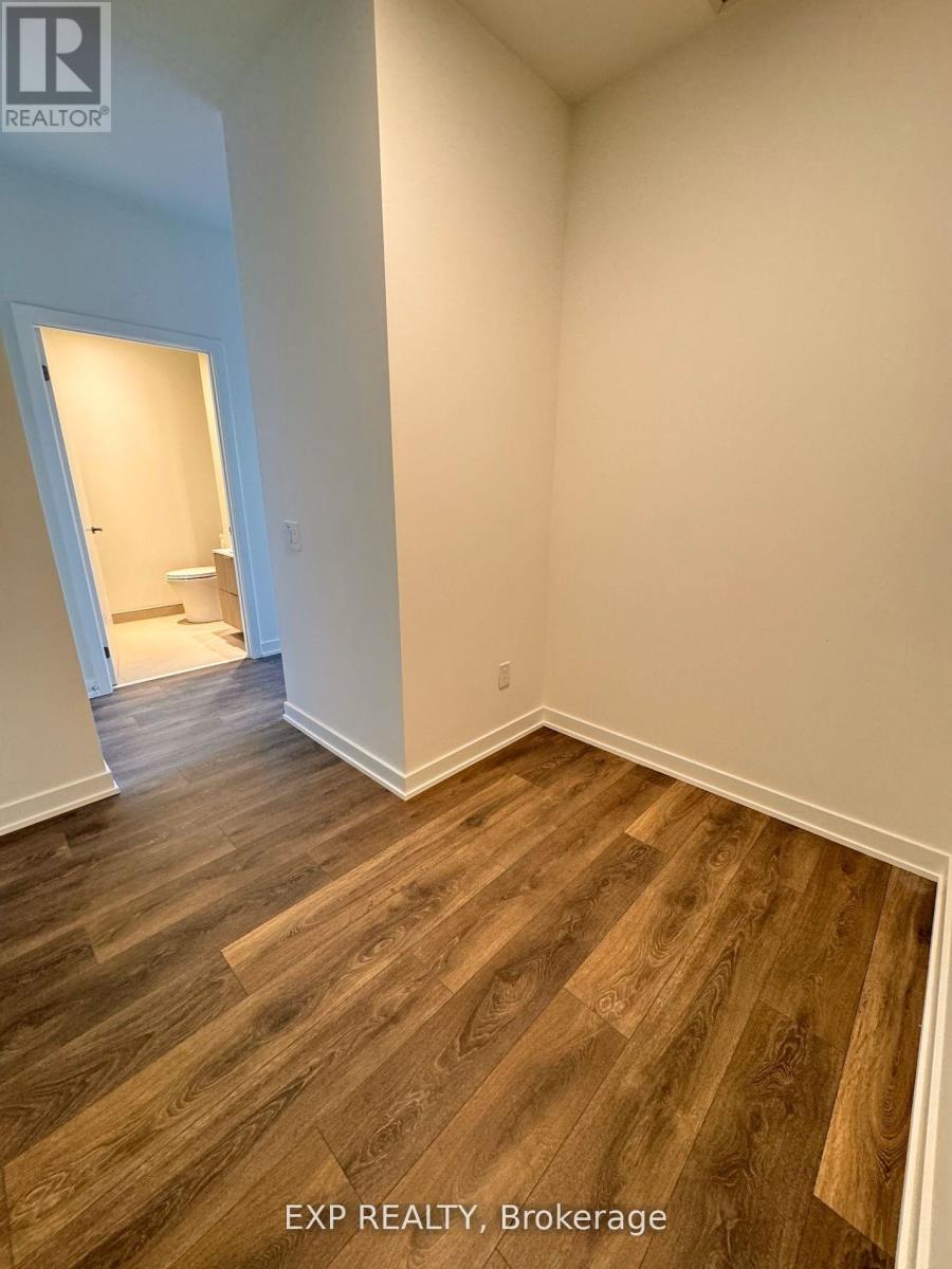 605 - 28 Ann Street, Mississauga (Port Credit), Ontario  L5G 3G1 - Photo 6 - W12880334