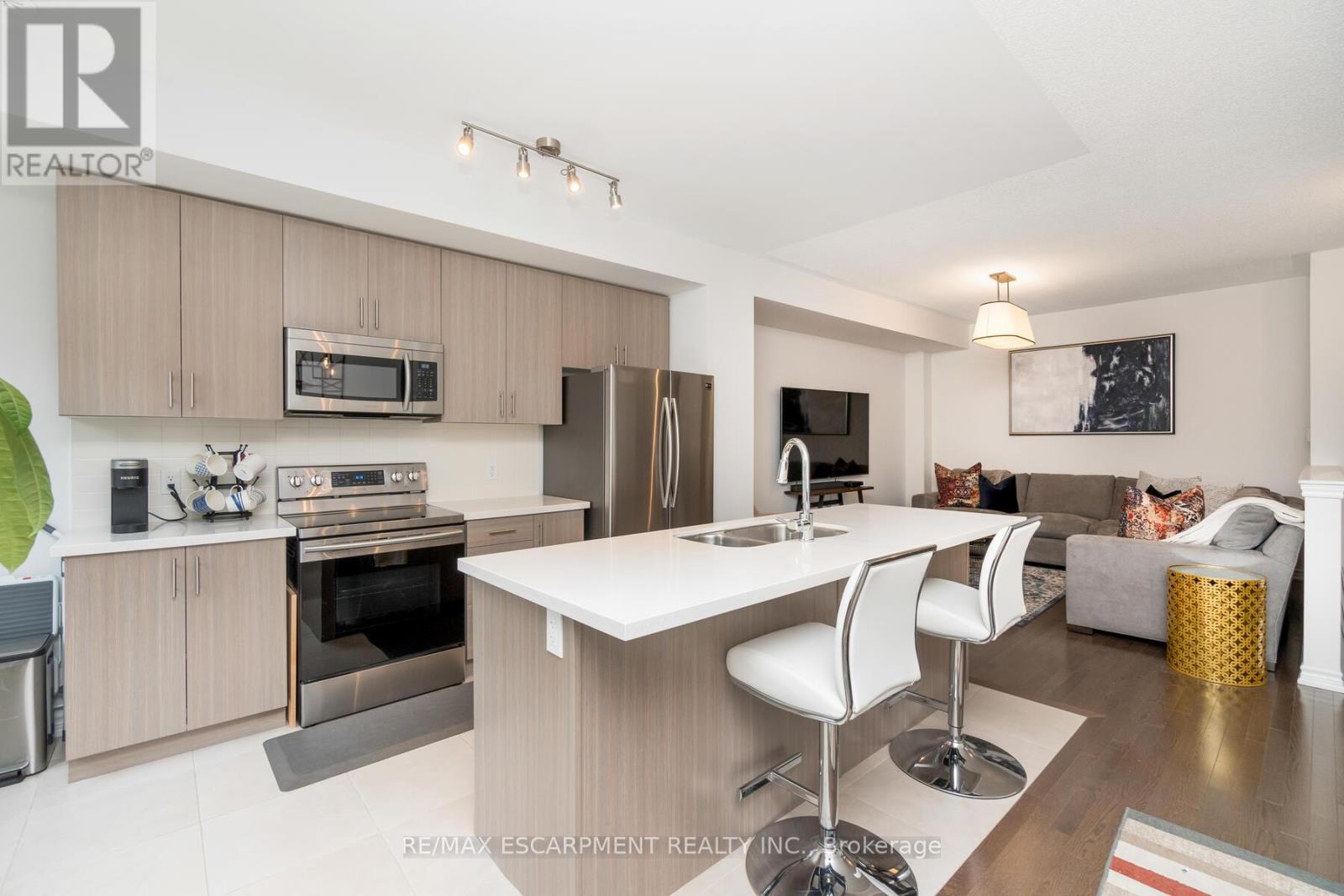 3036 Silvertip Common Crescent, Oakville, Ontario  L6H 0R8 - Photo 13 - W12880348