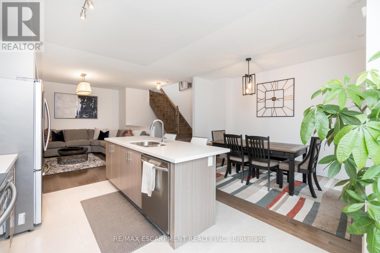 3036 Silvertip Common Crescent, Oakville, Ontario  L6H 0R8 - Photo 14 - W12880348