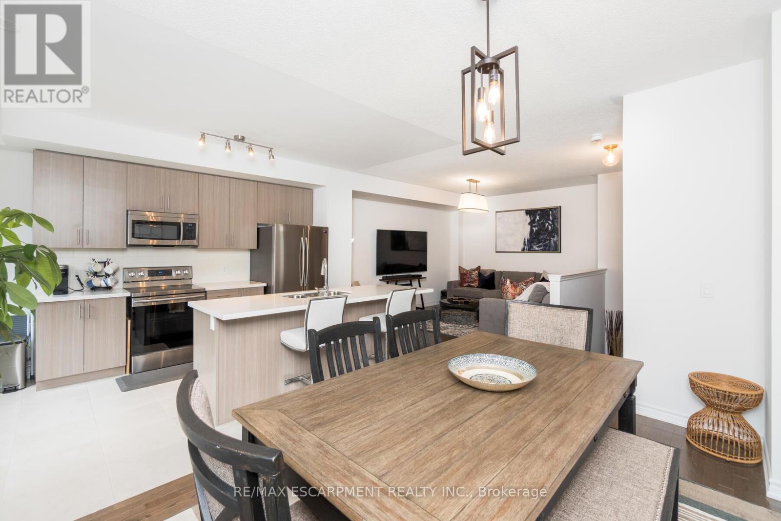 3036 Silvertip Common Crescent, Oakville, Ontario  L6H 0R8 - Photo 17 - W12880348