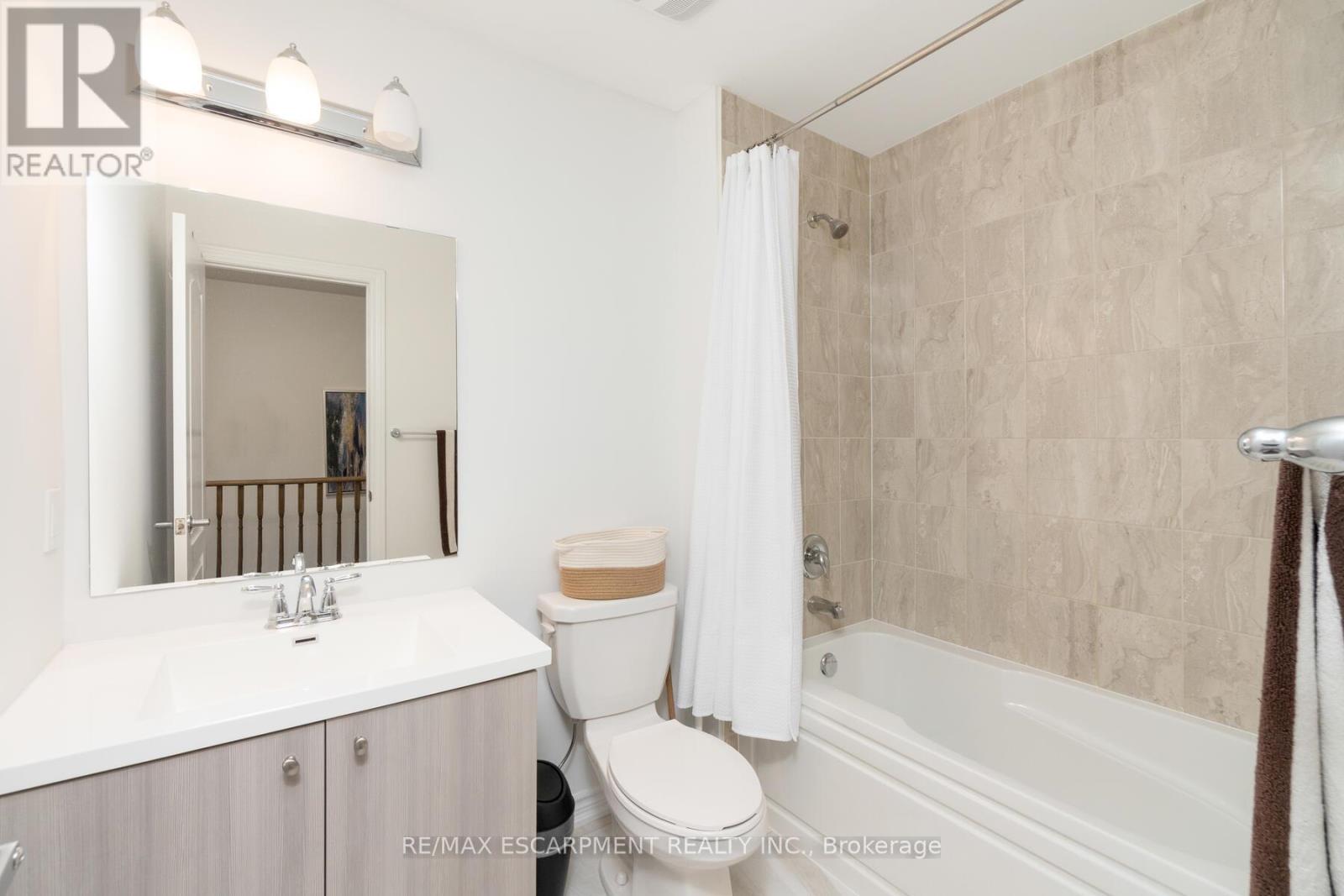 3036 Silvertip Common Crescent, Oakville, Ontario  L6H 0R8 - Photo 24 - W12880348