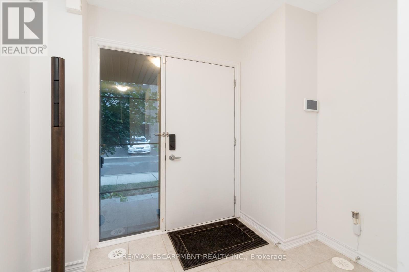 3036 Silvertip Common Crescent, Oakville, Ontario  L6H 0R8 - Photo 6 - W12880348