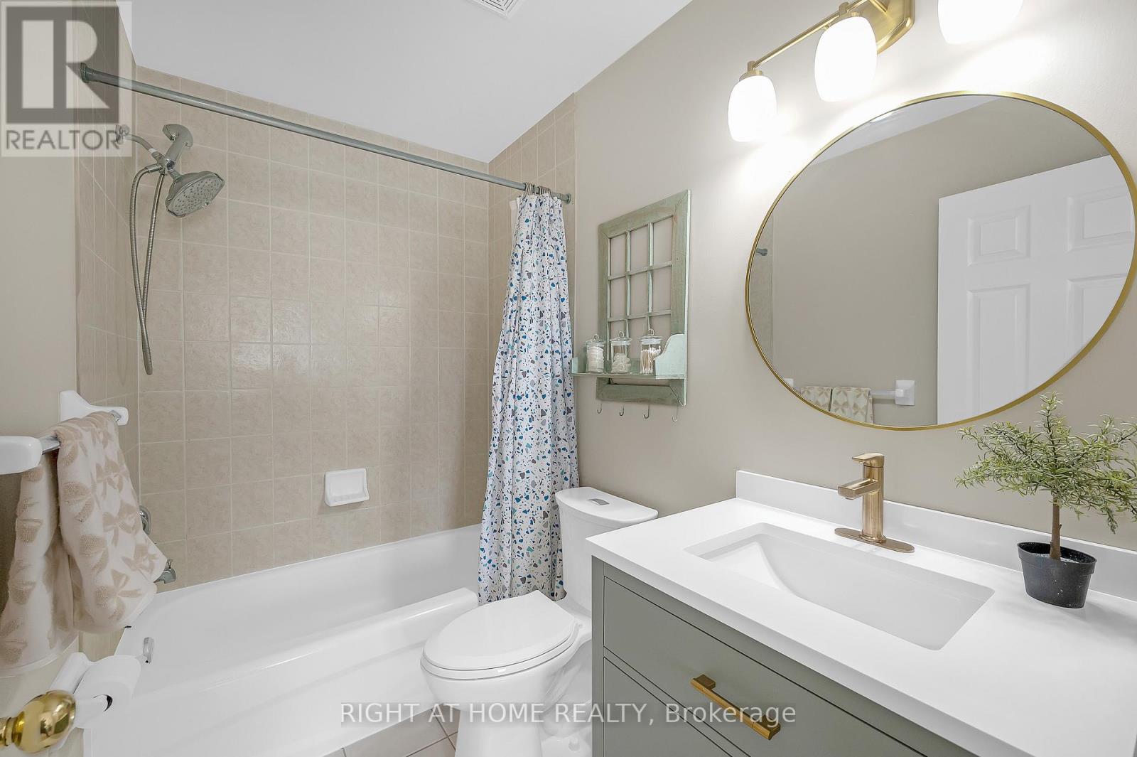 107 Bernard Avenue, Brampton (Fletcher's Creek South), Ontario  L6Y 5S9 - Photo 15 - W12880354