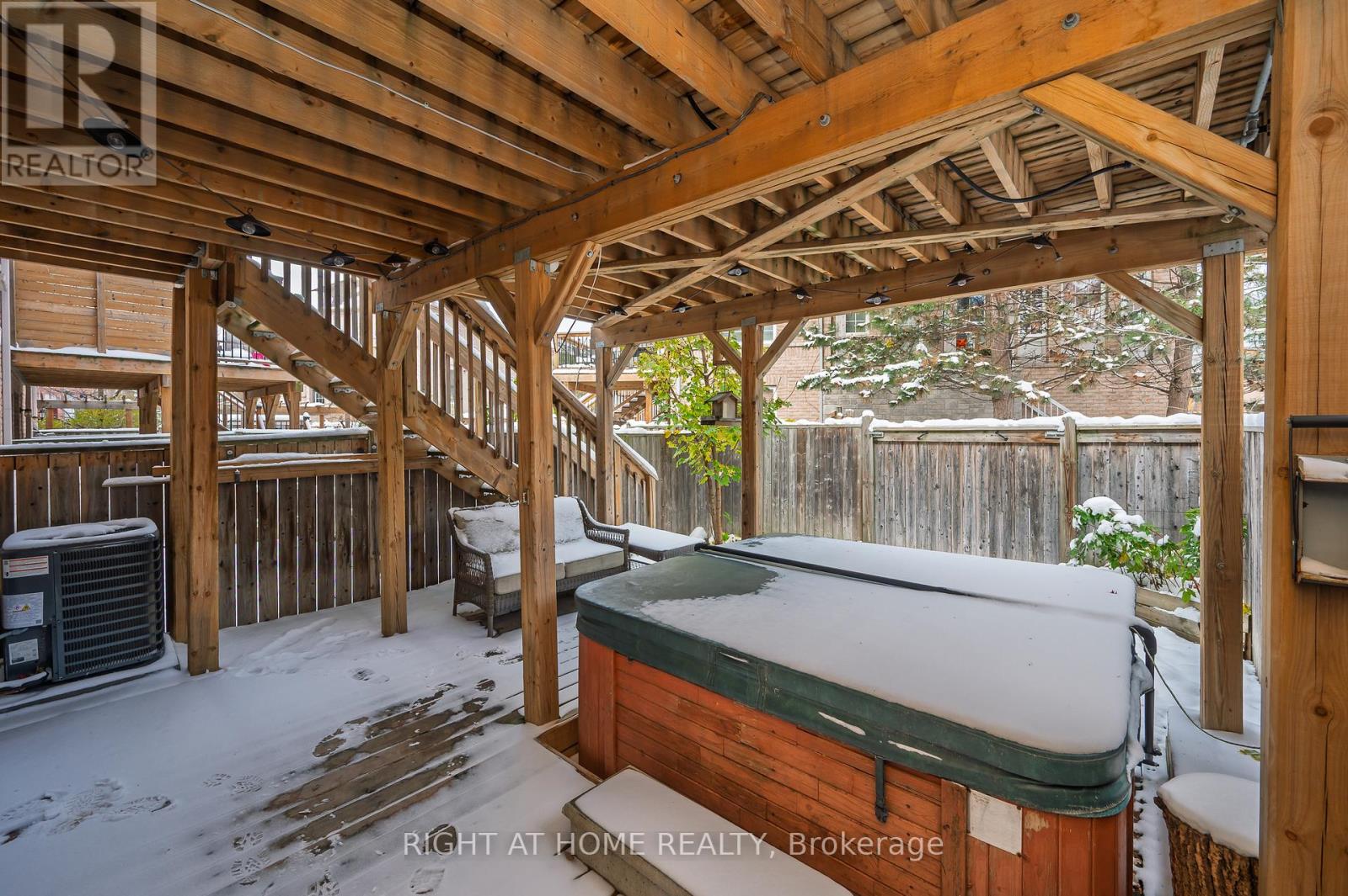 107 Bernard Avenue, Brampton (Fletcher's Creek South), Ontario  L6Y 5S9 - Photo 27 - W12880354