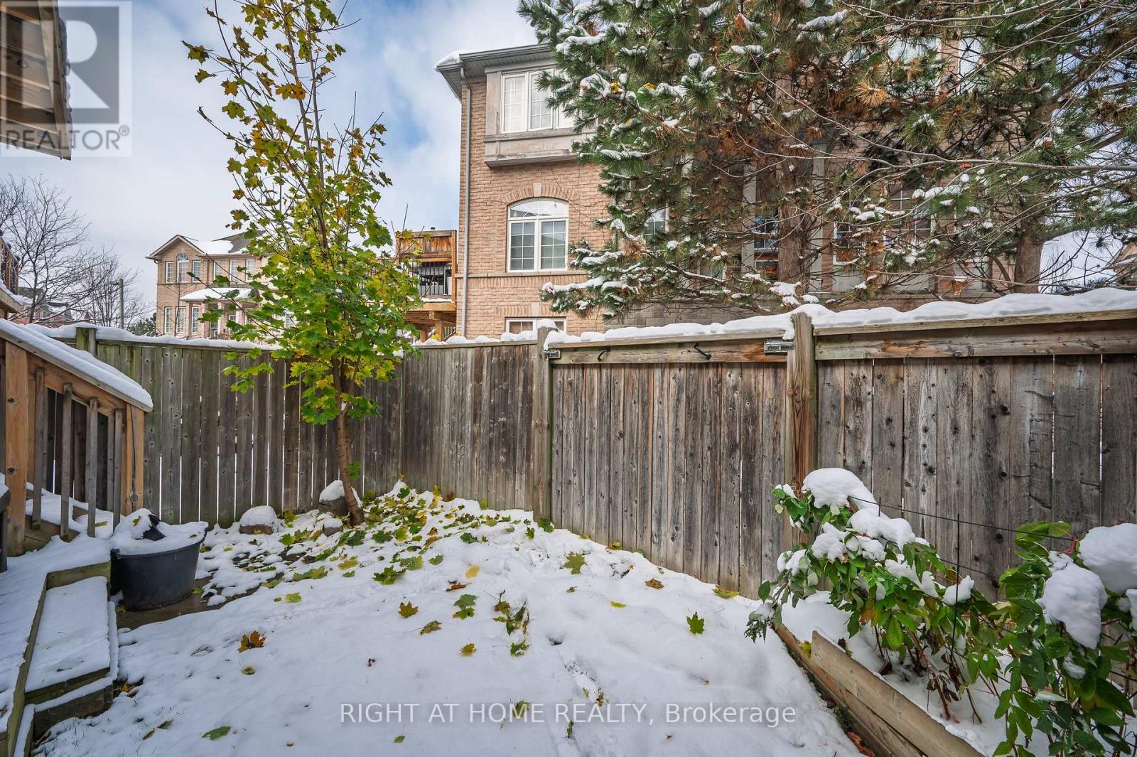 107 Bernard Avenue, Brampton (Fletcher's Creek South), Ontario  L6Y 5S9 - Photo 28 - W12880354