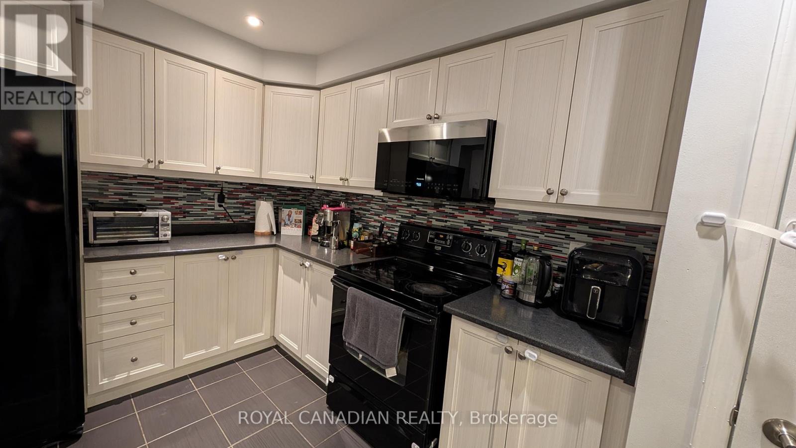 24 Midhope Way, Brampton (Fletcher's West), Ontario  L6Y 5W6 - Photo 12 - W12880386