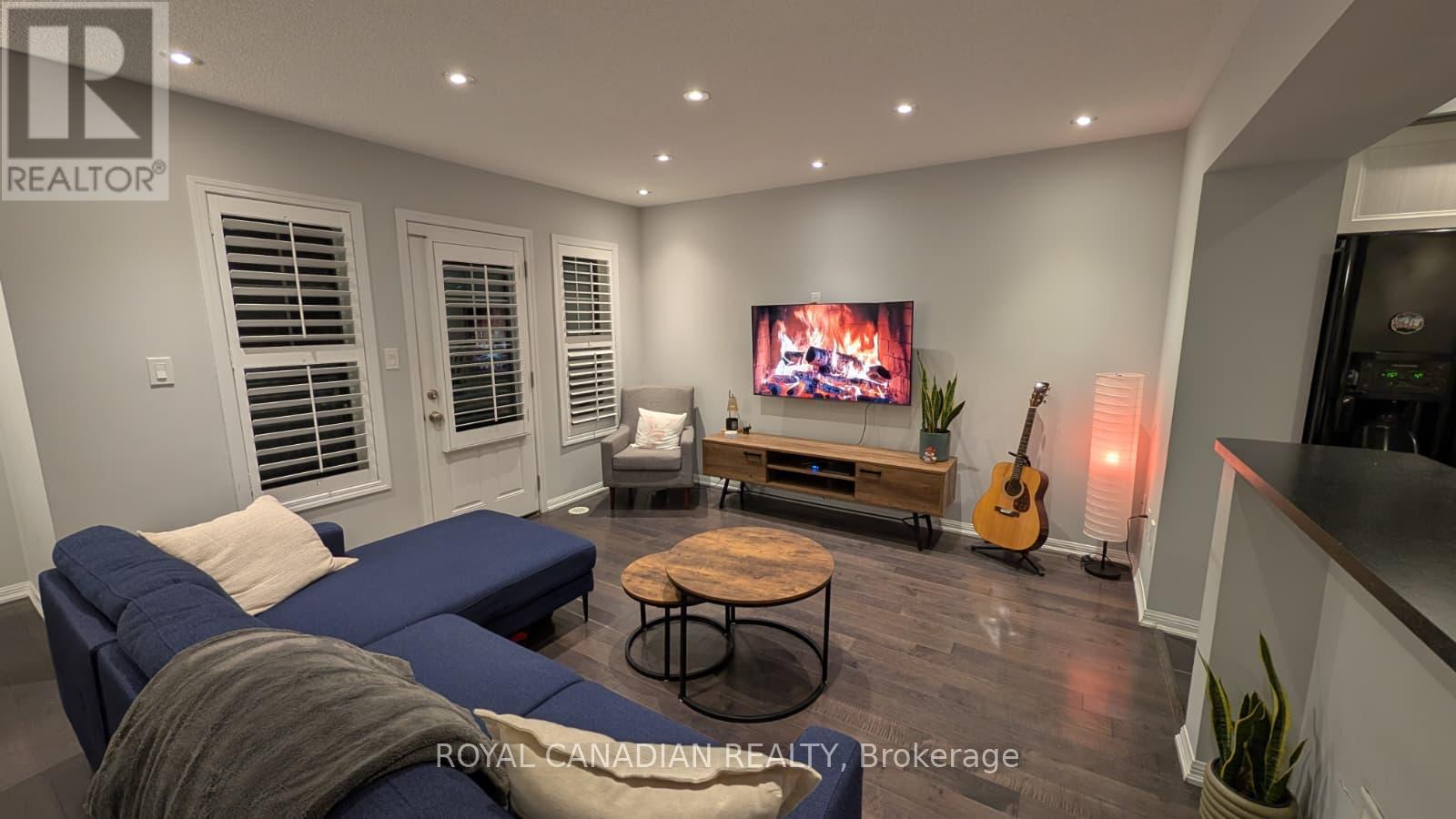 24 Midhope Way, Brampton (Fletcher's West), Ontario  L6Y 5W6 - Photo 4 - W12880386