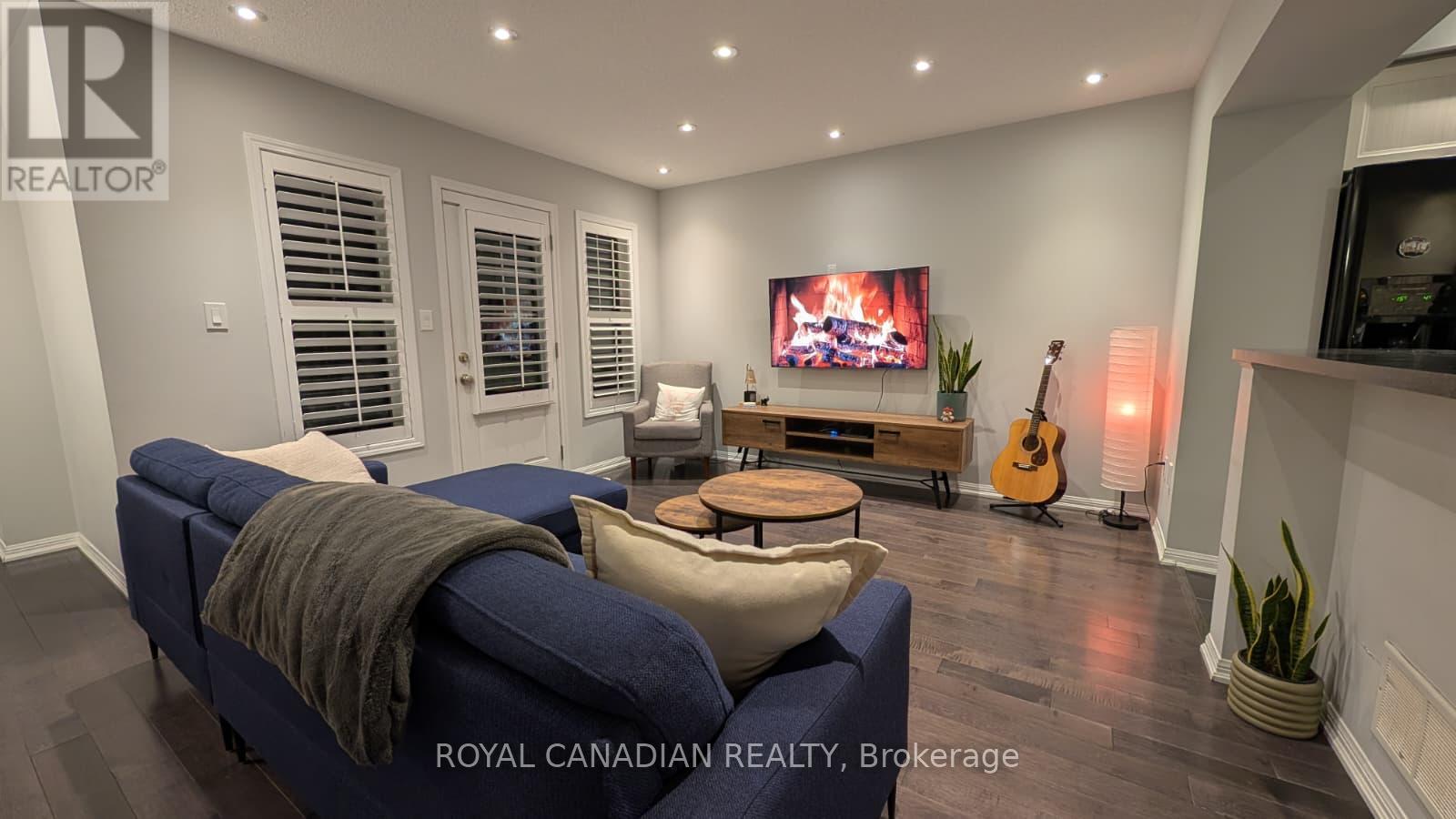 24 Midhope Way, Brampton (Fletcher's West), Ontario  L6Y 5W6 - Photo 6 - W12880386