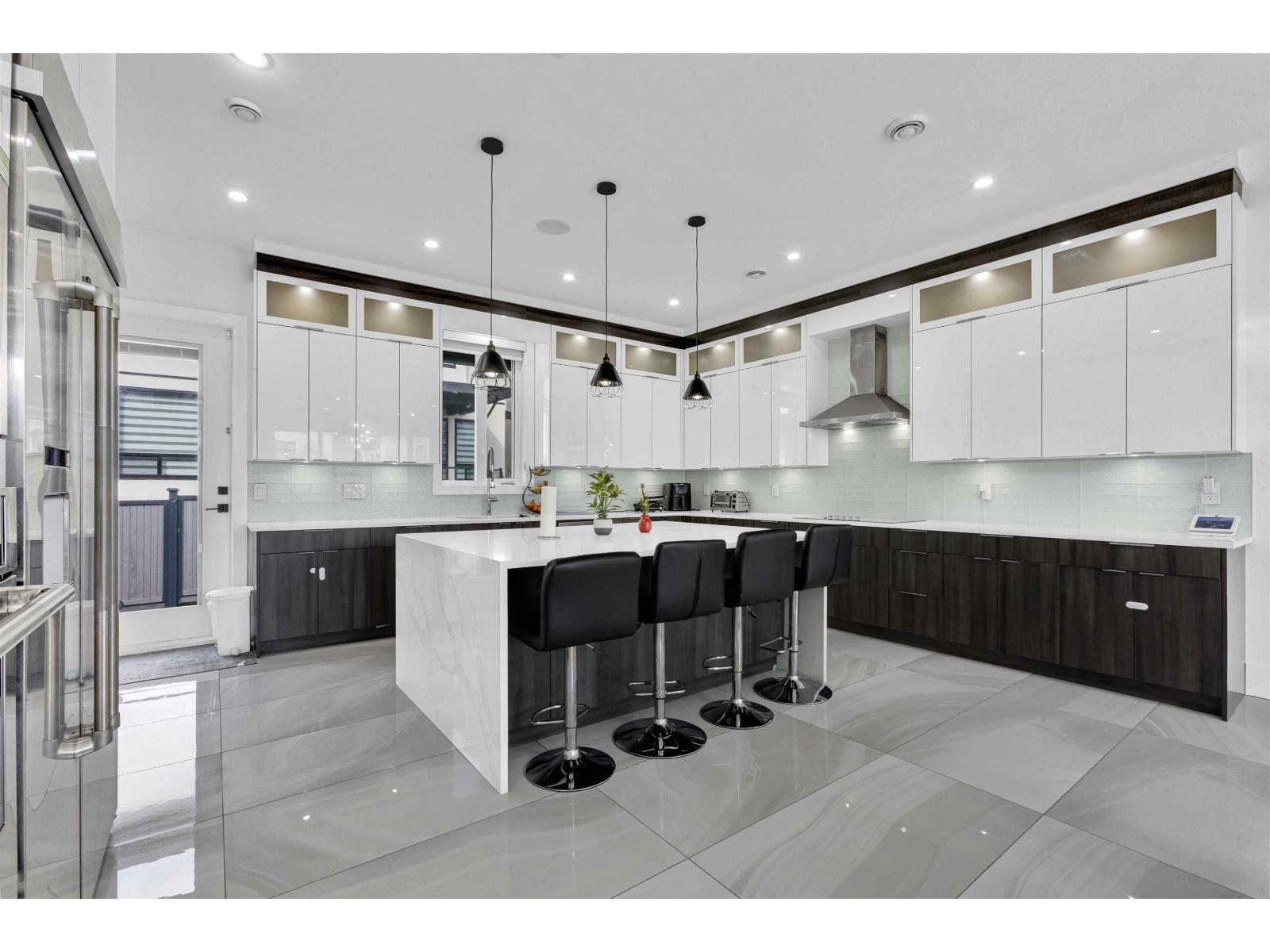 16775 18b Avenue, Surrey, British Columbia  V3Z 1A2 - Photo 10 - R3099116