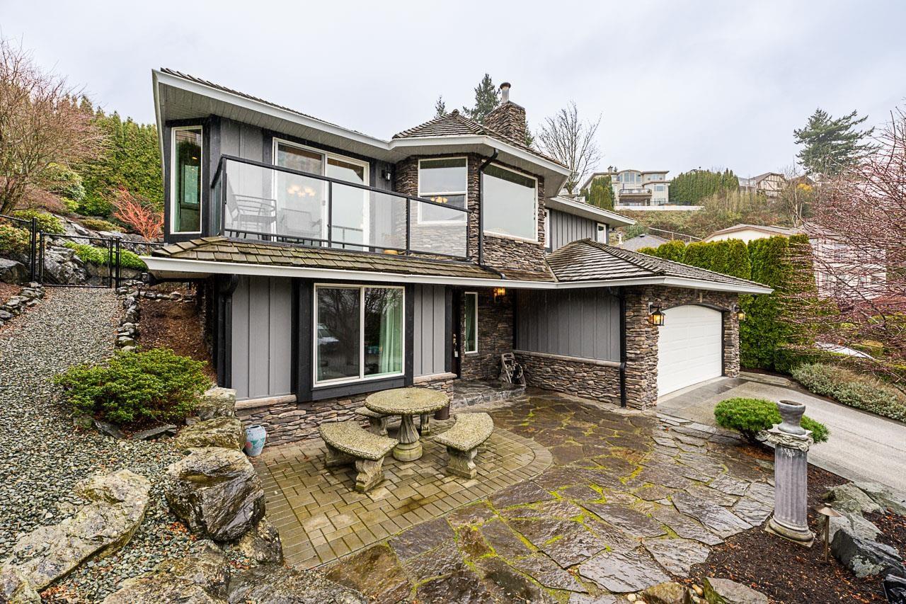 2259 Mountain Drive, Abbotsford, British Columbia  V3G 1E4 - Photo 2 - R3098239