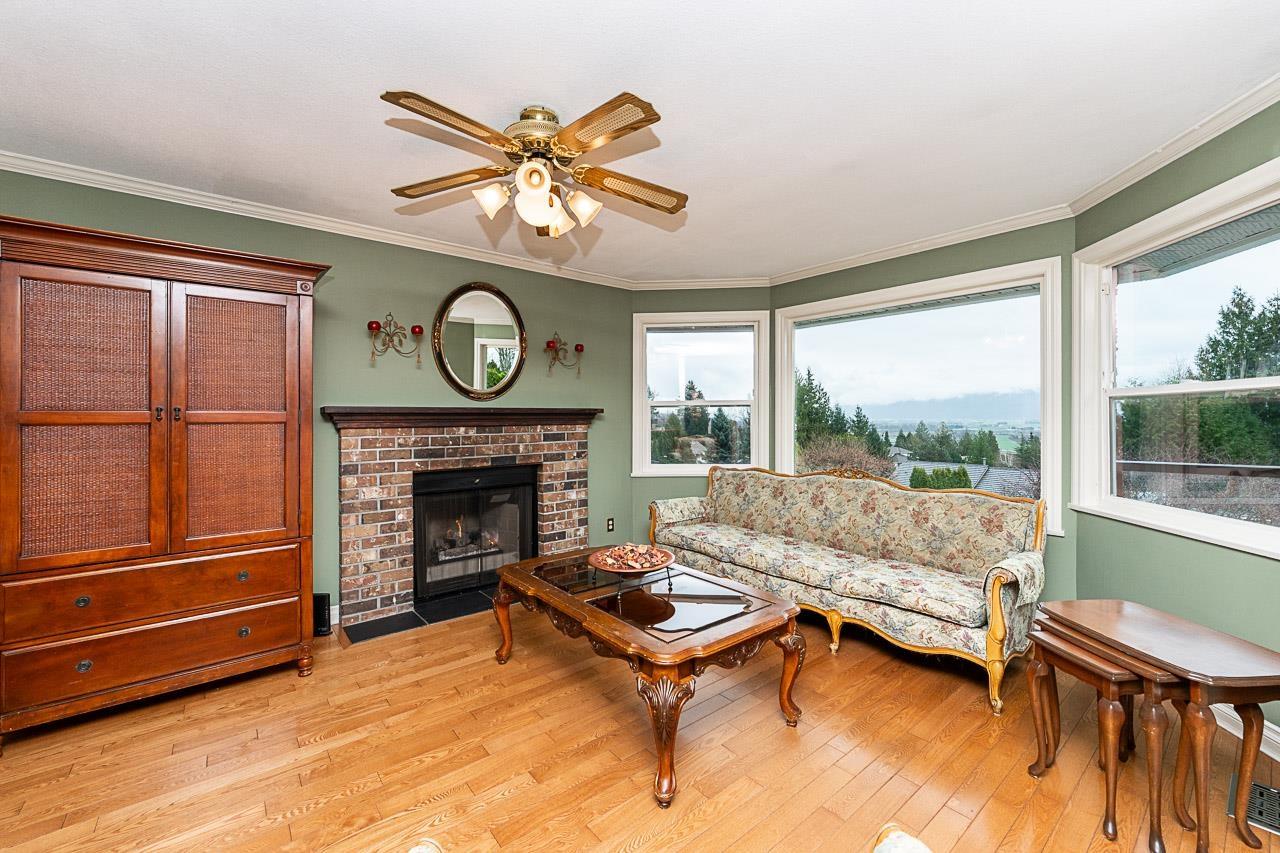 2259 Mountain Drive, Abbotsford, British Columbia  V3G 1E4 - Photo 5 - R3098239