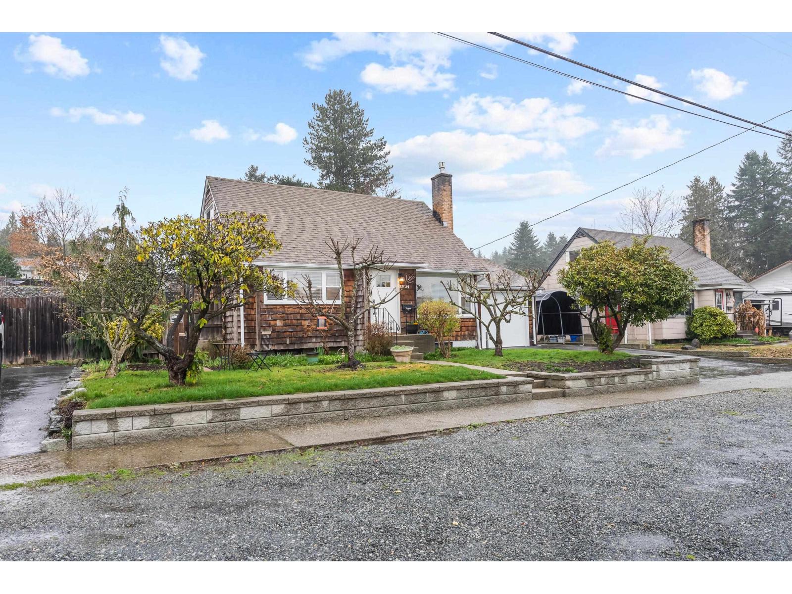 32939 10 Avenue, Mission, British Columbia  V2V 2K2 - Photo 3 - R3099282