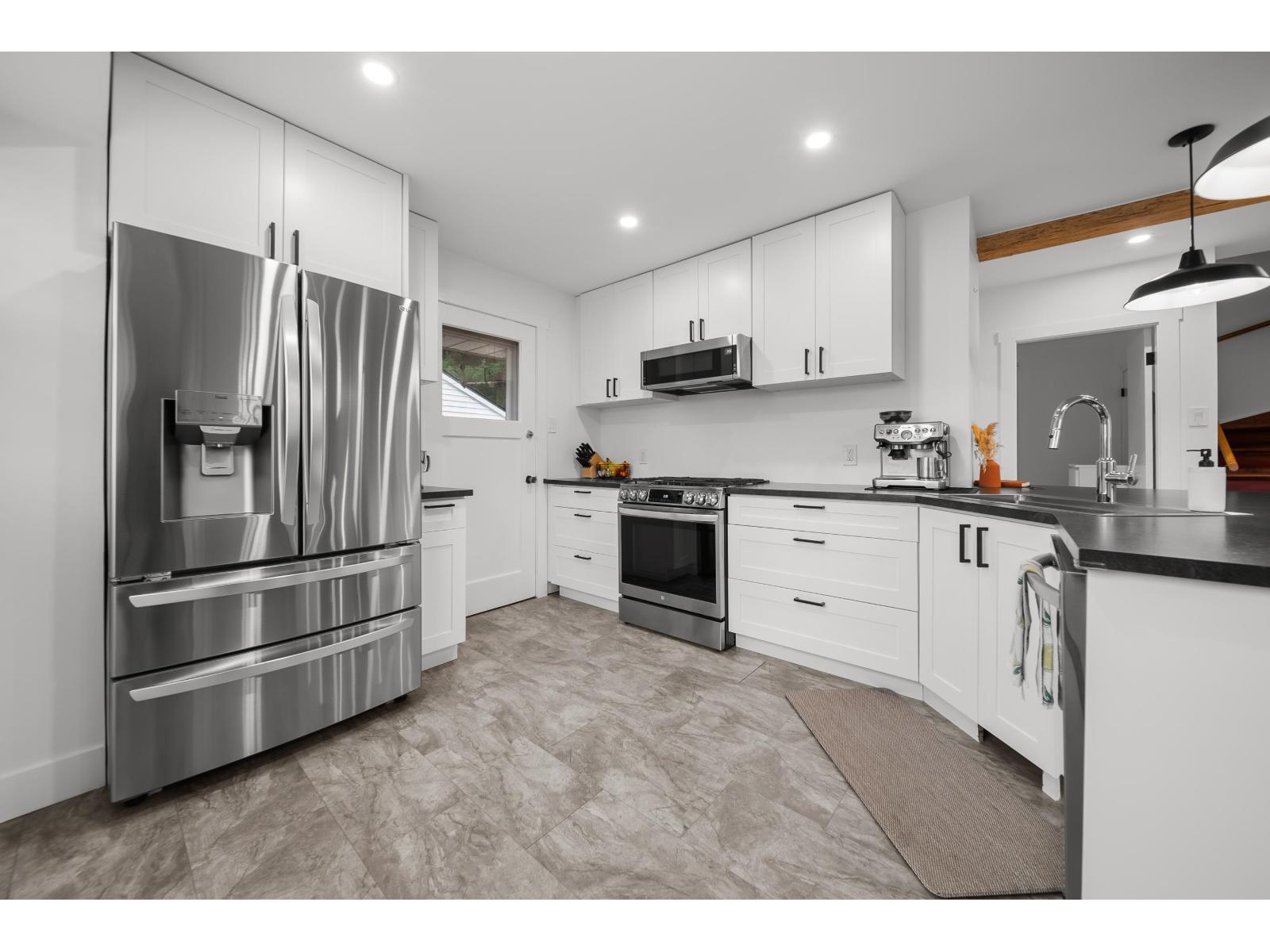 32939 10 Avenue, Mission, British Columbia  V2V 2K2 - Photo 6 - R3099282